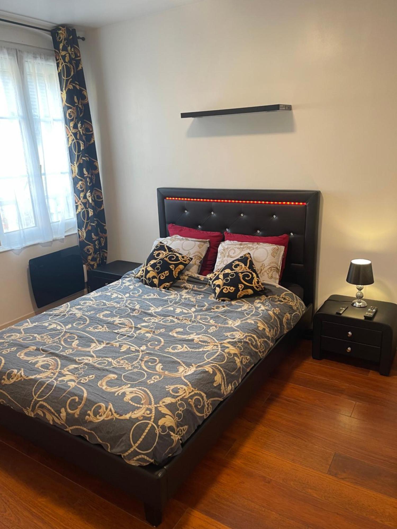 Appartement 3 Pieces En Face La Gare De 克雷伊 外观 照片